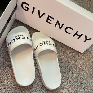 GIVENCHY PARIS flat sandals